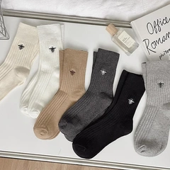 Socks for girls, online celebrity bee pattern, cute vertical stripes, miu-style runway, double-needle Japanese cotton socks, wholesale
