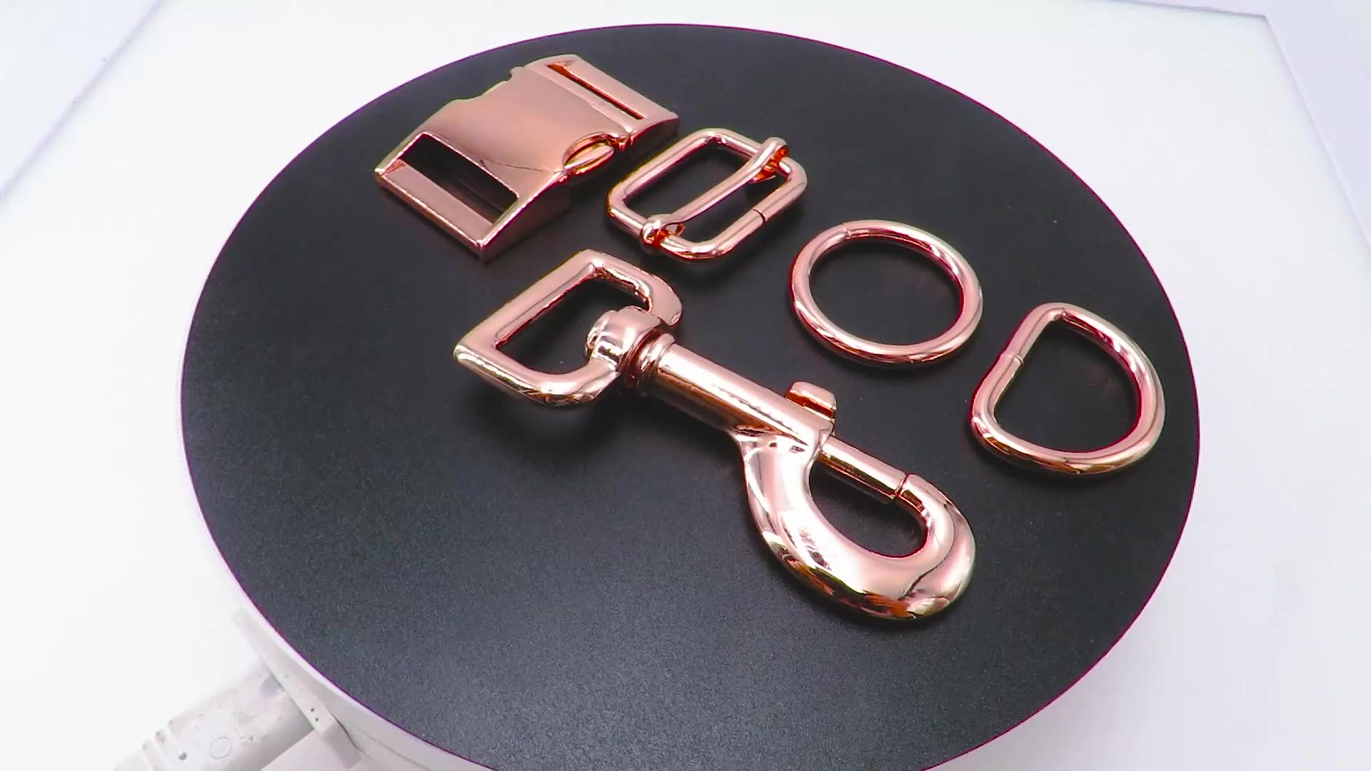 Wholesale High Quality Pet Dog Collar Metal Hardware Rose Gold Side