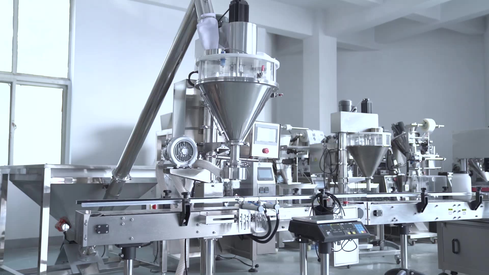 Фасовка муки. Фасовочно-упаковочное оборудование. Бронко вертикальный фасовочный станок. Линия фасовки муки в мешки. Фасовка муки.