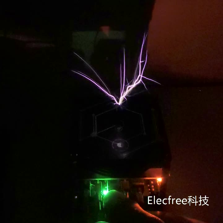 惊呆了！用火花间隙音乐特斯拉线圈套件DIY人造闪电⚡、我居然正正在家召唤“雷神”⚡