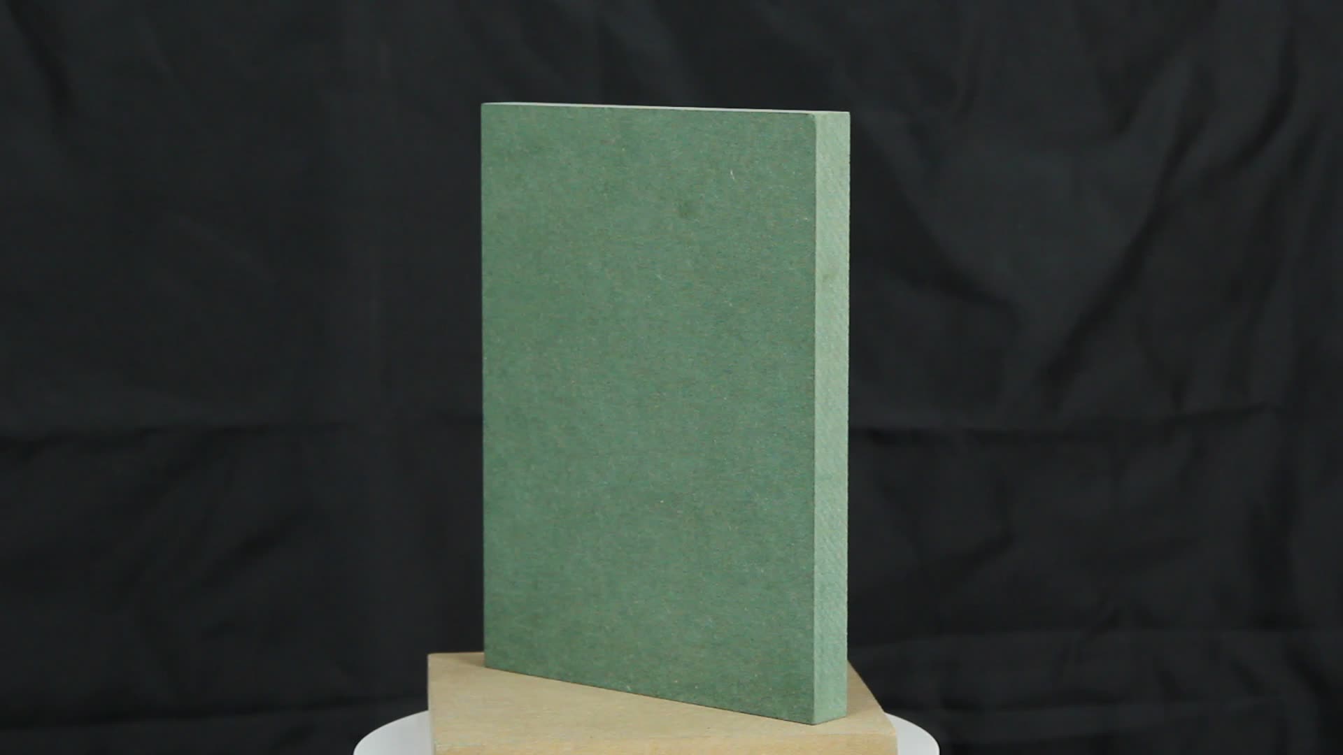 Eco-friendly Mdf Board Sheet 9mm 12mm 15mm 18mm Waterproof Green Hmr