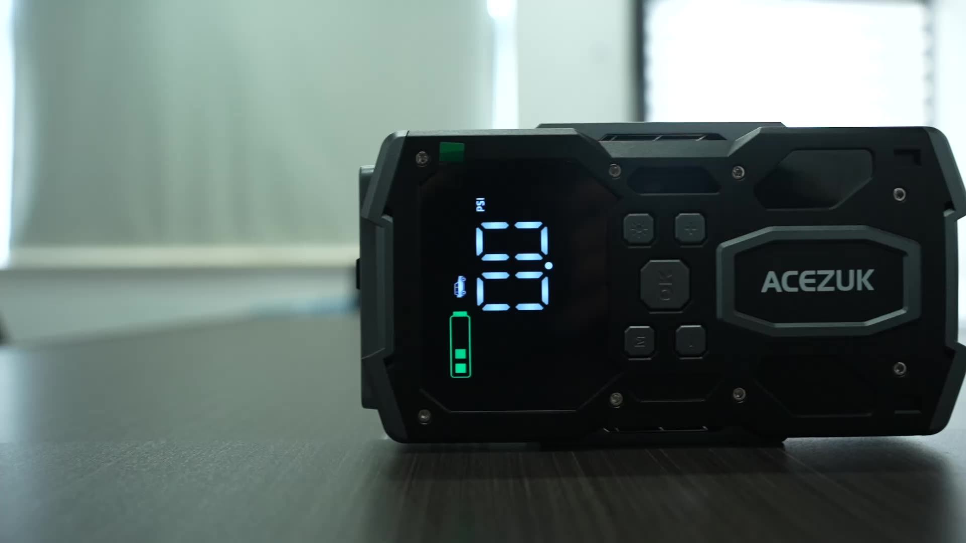 5 Star Rating 2024 Jump Starter Typec Car Jump Starter 150psi Tire