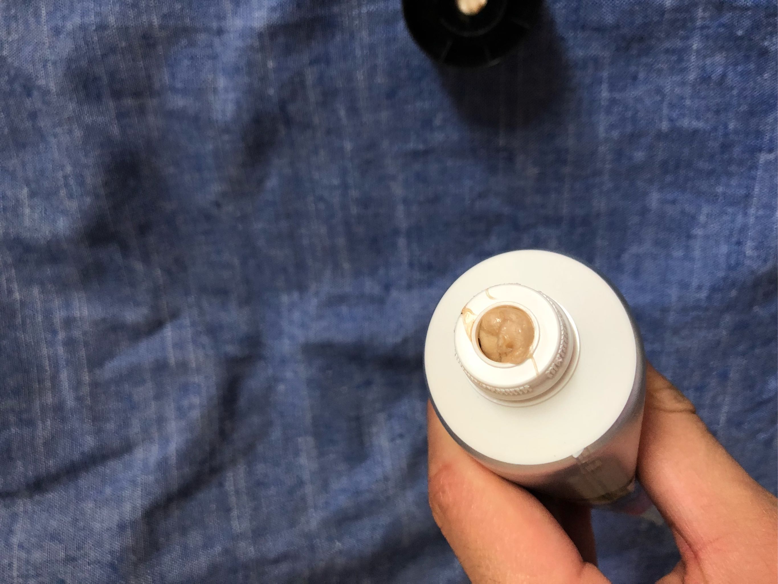 自然堂旗舰店—男士红泥抗痘洁面膏针对痘痘和油腻肌肤有一定的功效!