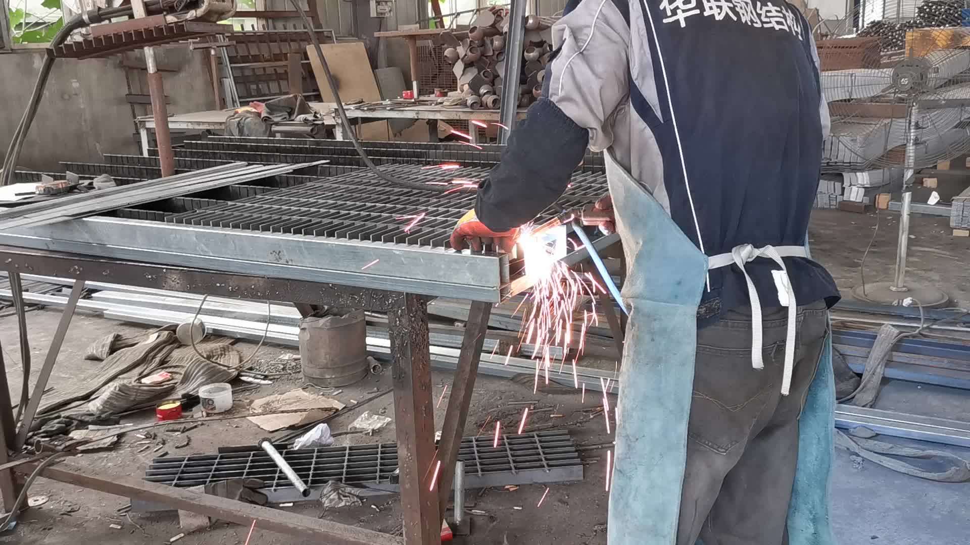 Galvanized Steel Mesh Grating Construction Steel Mesh For Platform