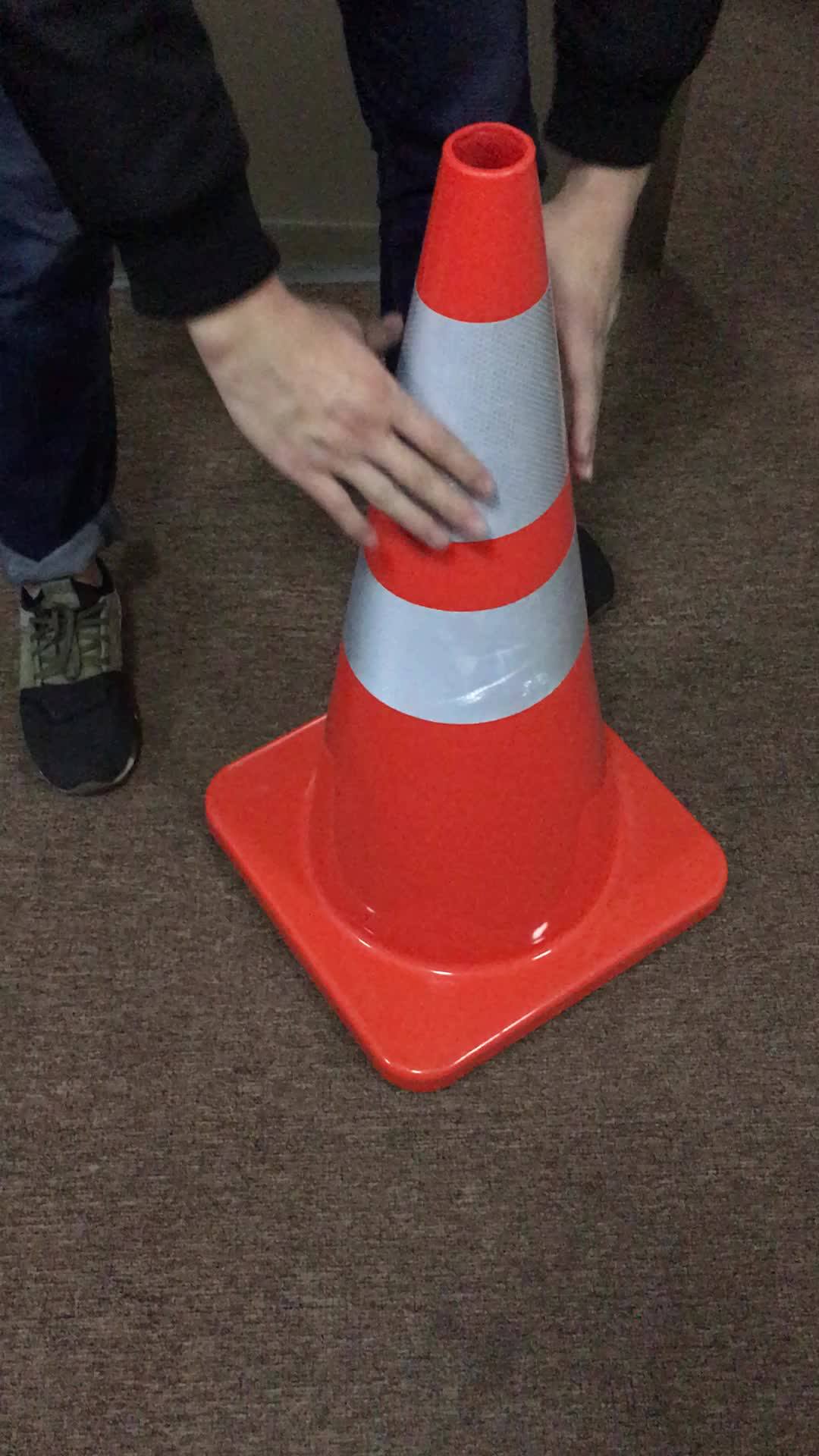 High Quality 700mm Traffic Cone Reflective Flexible Safety Cone Pvc