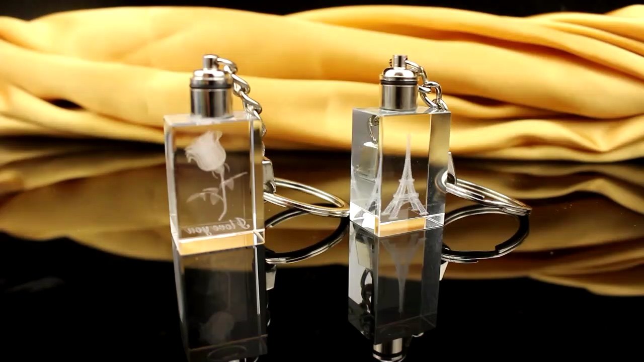 Fancy Cheap Customized Design Engraved Crystal Key Chain Handmade