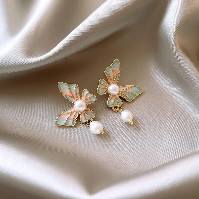 Серебряная игла, эмаль, корейские универсальные ретро-серьги с бабочкой из жемчуга, серебро 925 пробы, простой и элегантный дизайн
