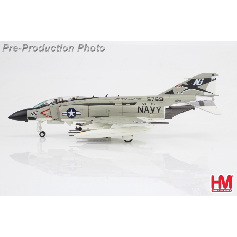 Hm Collector 1/72 Ha19071 F-4J Ghost Fighter"Showtime 106" Constellation Aircraft Carrier