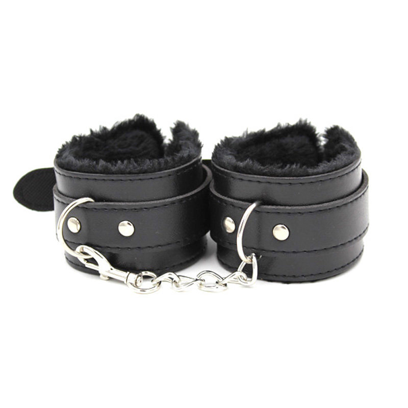 Alternative sex toys, handcuffs, shackles, shackles, adult men and women with passion, torture tools, sex toys