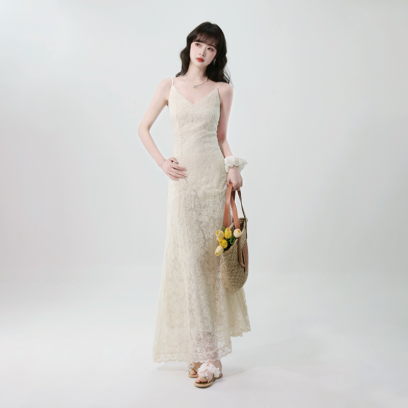 French-Style Lazy and Gentle Lace V-Neck Sleeveless Dress for Women, Summer Elegant and Graceful Vacation Strapless Waist-Cinching Long Dress