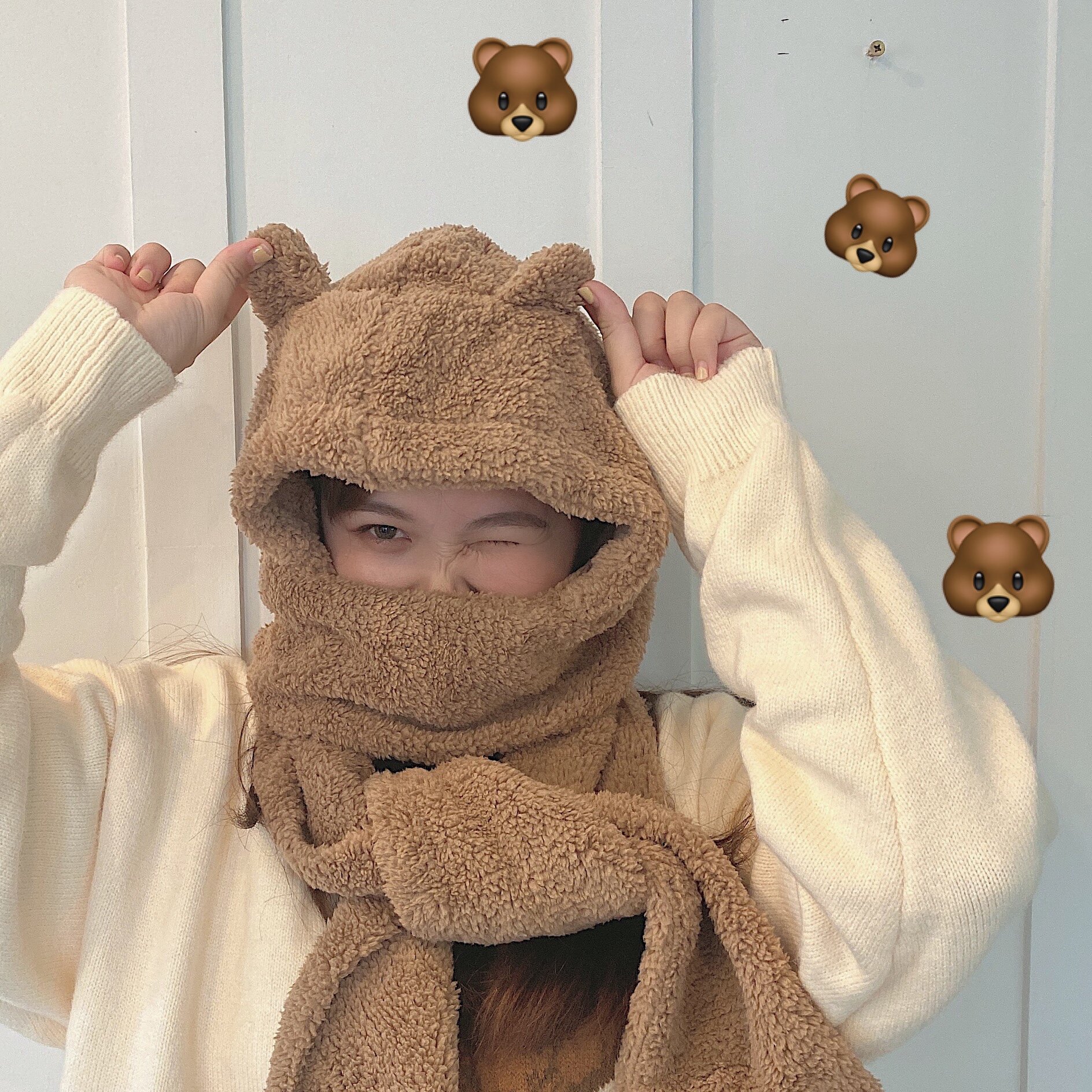 Winter warmth South Korean inins small bear ears scarves and hats a lamb waistcoat adorable young girl