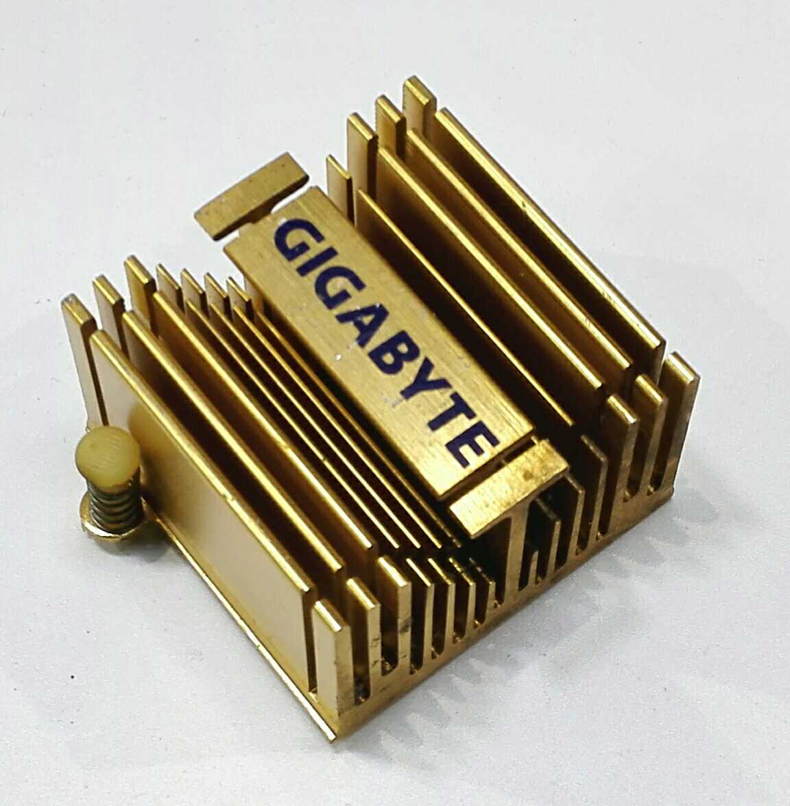 The North Bridge radiator of the GIGABYTE motherboard disassembly has an aperture of 57MM 109 #