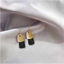 Hong Kong (designer) RVY 2021 new earrings female temperament simple fashion versatile earrings ear studs tide