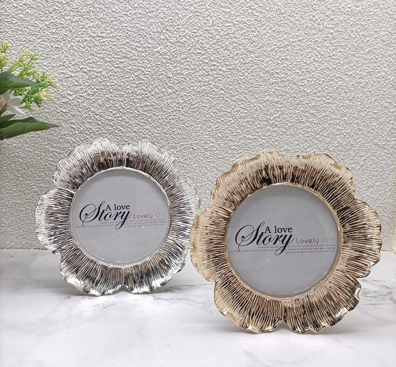 Creative American Wedding Photo Frame 4-Inch 6inch 7inch Photo Frame Accessible Luxury Living Room Decoration Metal Flower Ornaments