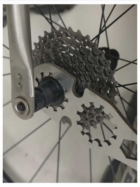 0011 Multifunctional Bicycle Flywheel Fixing and Disassembly Tool, Replacement for Chain Wrench, Bicycle Wrench Tool