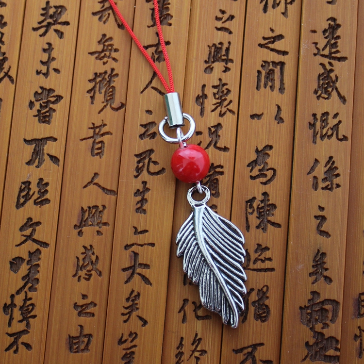 New Yunnan ethnic style handmade jewelry small pendant retro alloy leaves mobile phone lanyard small gift G035