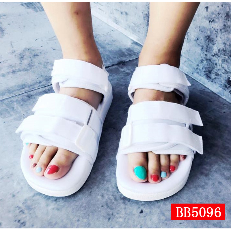 Giày Adidas dành cho nữ 2018 mới cỏ ba lá Velcro thể thao thoáng khí đi biển thoải mái xăng đan nữ
