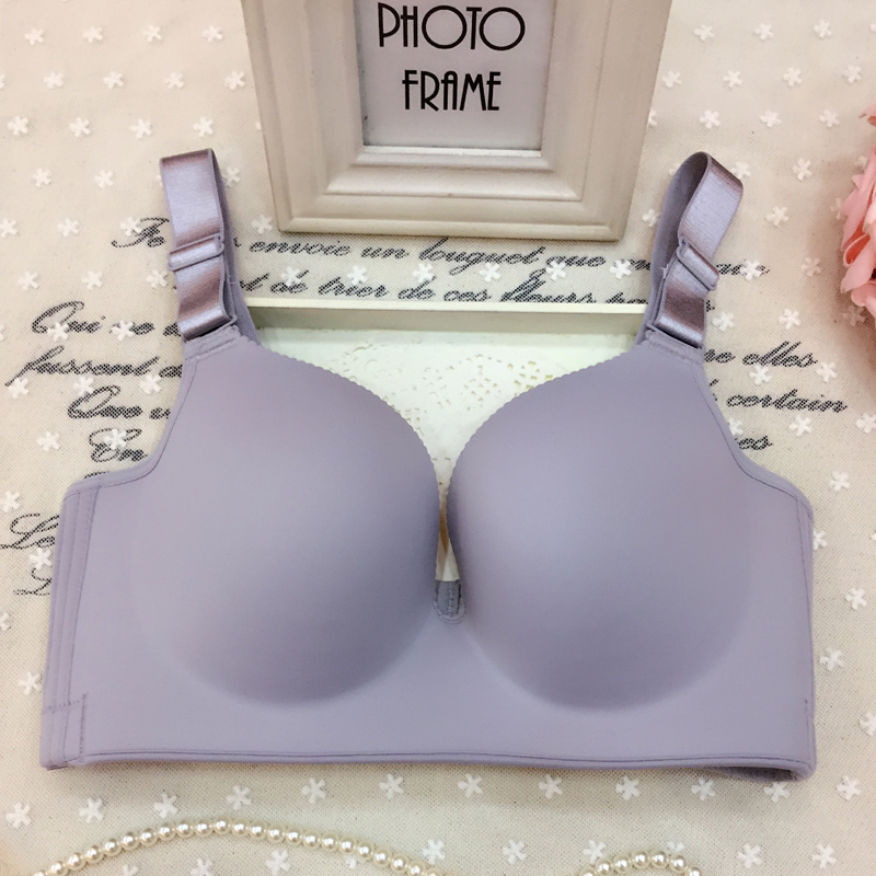 Wire-Free Push-Up 75D95B Full Cup Bra, Seamless Plus Size for Chubby Women, Thin Style Bra Wire-Free Push-Up 75D95B Full Cup Bra, Seamless Plus Size for Chubby Women, Thin Style Bra