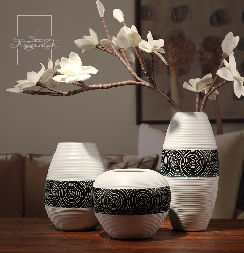 I and contracted three - piece ceramic vase in the living room TV ark, wine home decoration handicraft furnishing articles