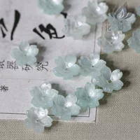 10 штук мятно-зеленого цвета, темнее, чем на картинке.