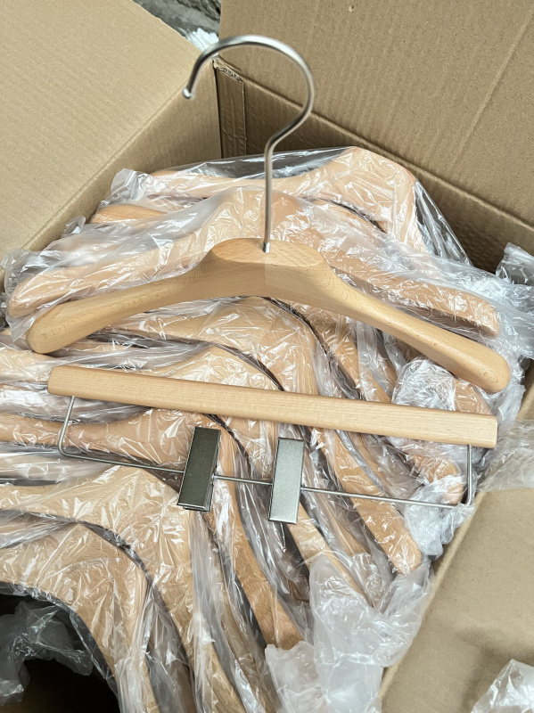 High-End Clothing Store Exclusive Non-Slip, Traceless Beech Wood Lacquer Internet-Famous Hangers with Trouser Clips, Solid Wood Anti-Slip Wooden Hangers High-End Clothing Store Exclusive Non-Slip, Traceless Beech Wood Lacquer Internet-Famous Hangers with Trouser Clips, Solid Wood Anti-Slip Wooden Hangers