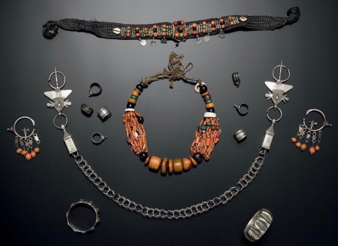 Moroccan necklace set of necklace earrings bracelet ring hair with pendant antique old silver collection