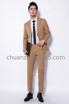 Kawasawa phù hợp với phong cách châu Âu và Mỹ hai mảnh mùa thu nam mới thời trang giản dị trà sữa nâu Anh phù hợp với bộ đồ mỏng áo thun nam