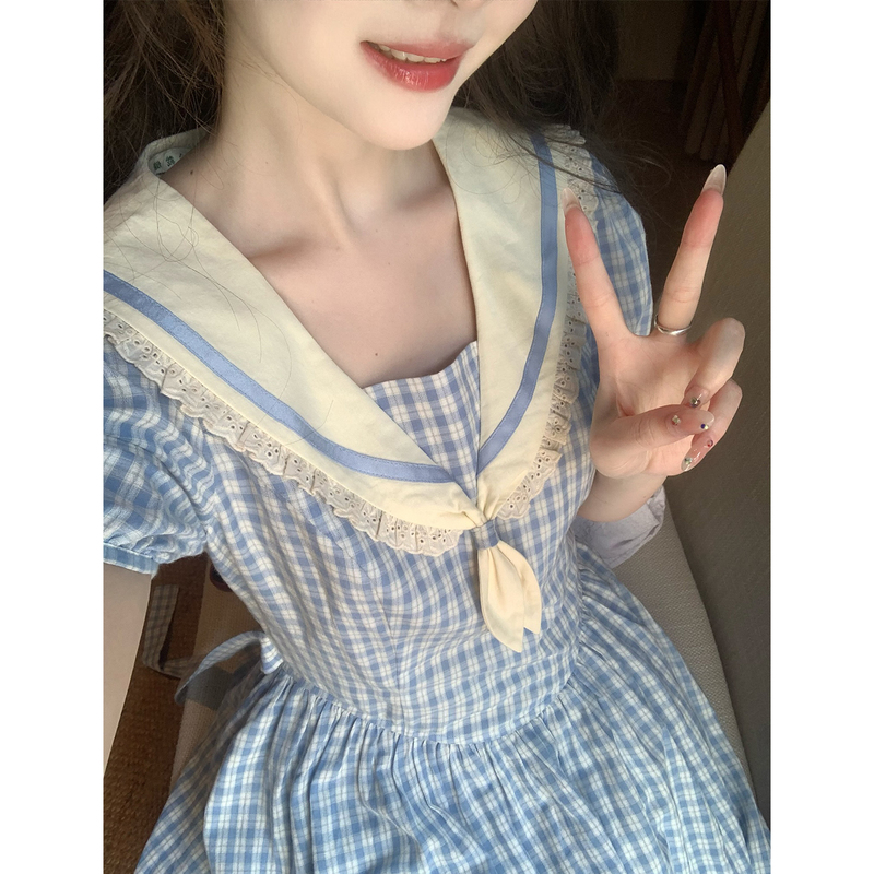 Lu Heqi's Letter from the Sea Breeze: Vintage College Style Blue and White Checkered Navy Collar Early Spring Dress with Waist-Cinching Long Skirt