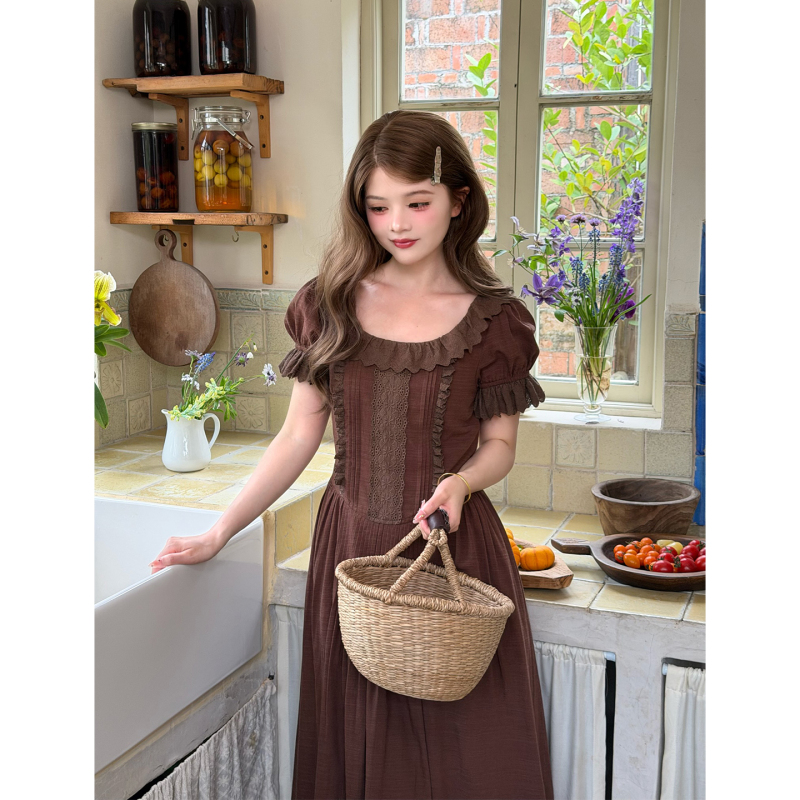 Lu Heqi Courtyard Serenity French Retro Girly Style Lace Dress for Petite Women, Waist-Cinching, Flared Long Dress