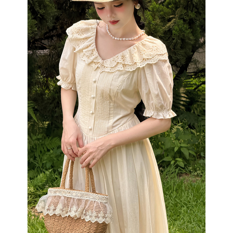 Lu Heqi French Retro Ruffled Collar Dress with Mid-Sleeves, Waist-Cinching and Slimming Long Dress