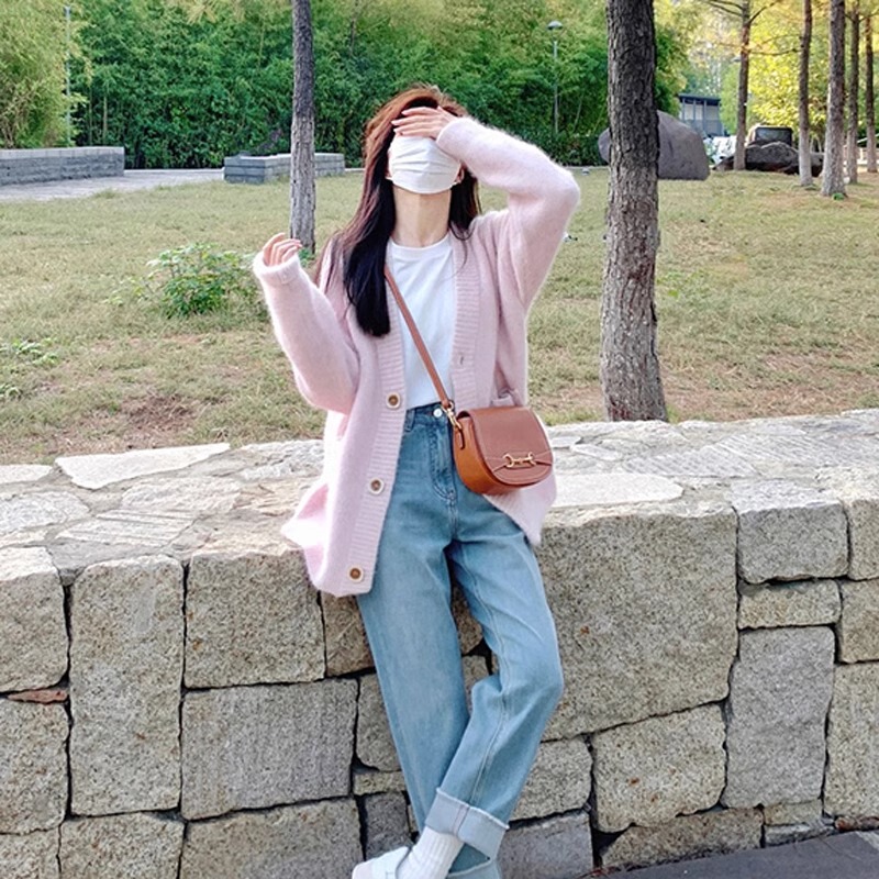 Chanel-Style Pink V-Neck Cardigan Women's Sweater Loose Fit 2024 Autumn New Lazy Style Coat Retro Knitwear
