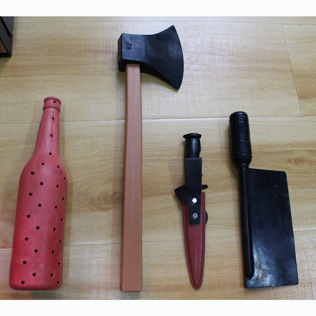 Rubber Supplies Emulation Prop Prop prop Axe Rubber Wine bottle Force Performance with Percussion Track Rubber Products