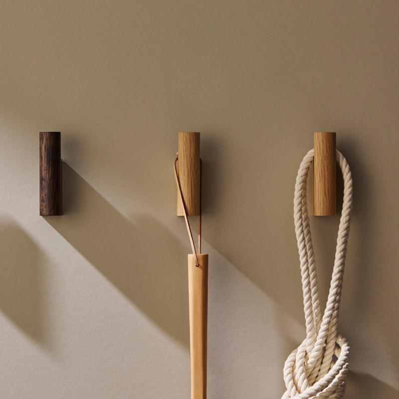 European Oak Hook Storage and Organization with Japanese Style Atmosphere, Natural Wood Style, Vintage Style European Oak Hook Storage and Organization with Japanese Style Atmosphere, Natural Wood Style, Vintage Style