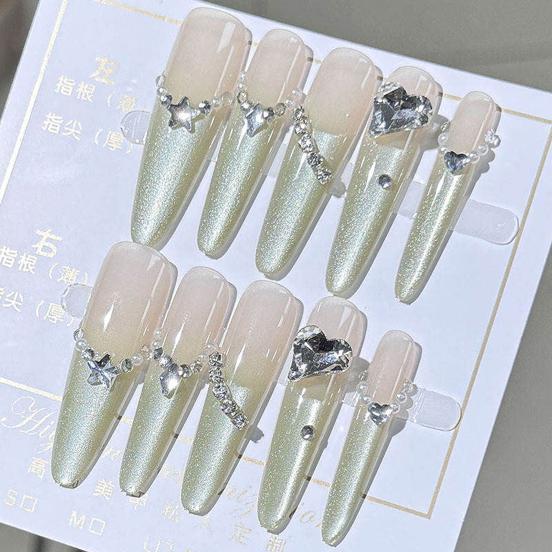 Wearable Nails with Sparkling Cat-Eye Design, Heart-Shaped Rhinestones, Versatile and Flattering, Handmade Nail Pieces
