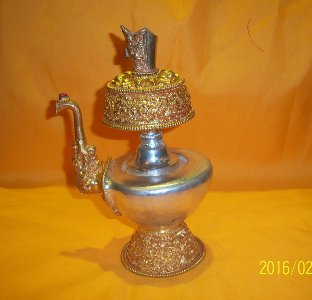 Nepal's Golden Silver Ben Barclay Pot 1 in Nepal