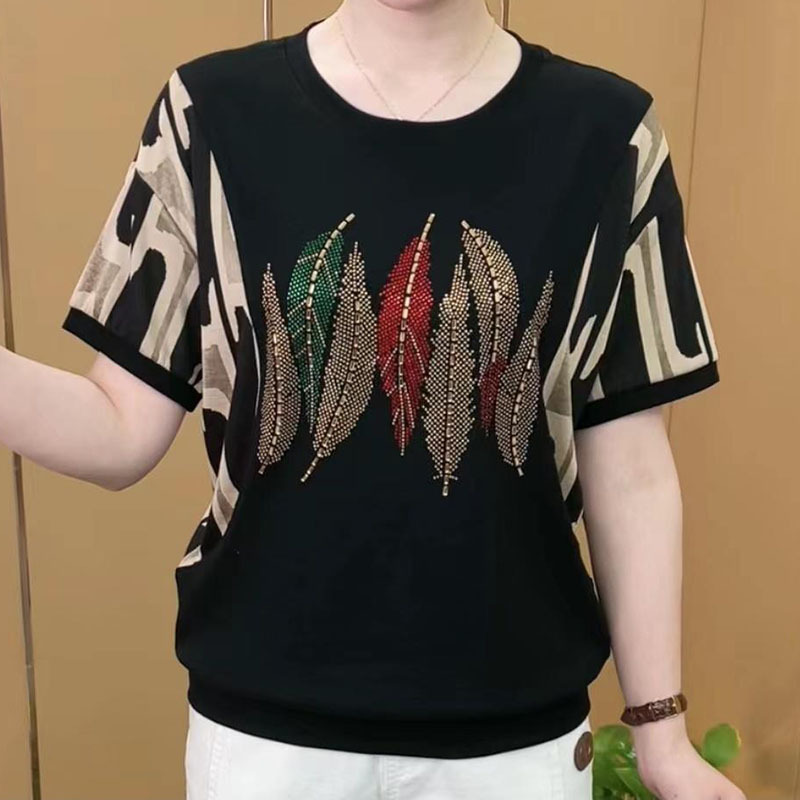 Autumn and Winter Fleece-Lined Fashionable Versatile Round-Neck Women's Slimming Short-Sleeve T-Shirt Top with Feather Rhinestones Loose Fit Mom's Clothing