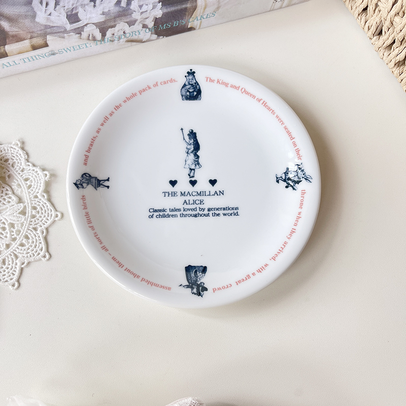 Japanese Retro Fantasy Alice in Wonderland Ceramic Plate Dish Cake Plate Household Girly