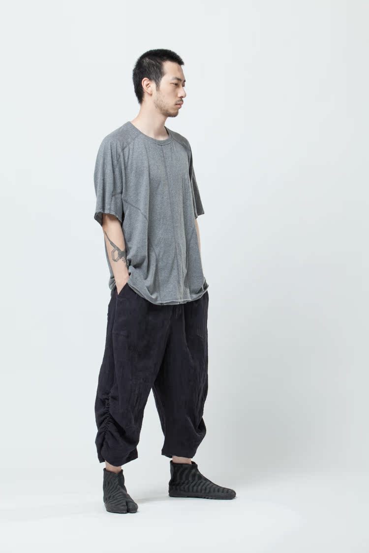 z + [infinite not loop] thiết kế ban đầu dệt kim vai cotton tay áo thun tay ngắn [đá bạc] áo ba lỗ nam