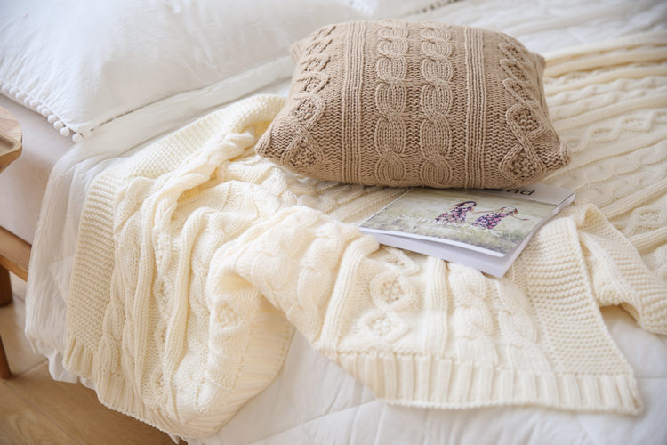Phong cách Bắc Âu cashmere đan gối len đệm màu rắn sofa vuông gối cửa sổ gối không có lõi gối kèm chăn văn phòng