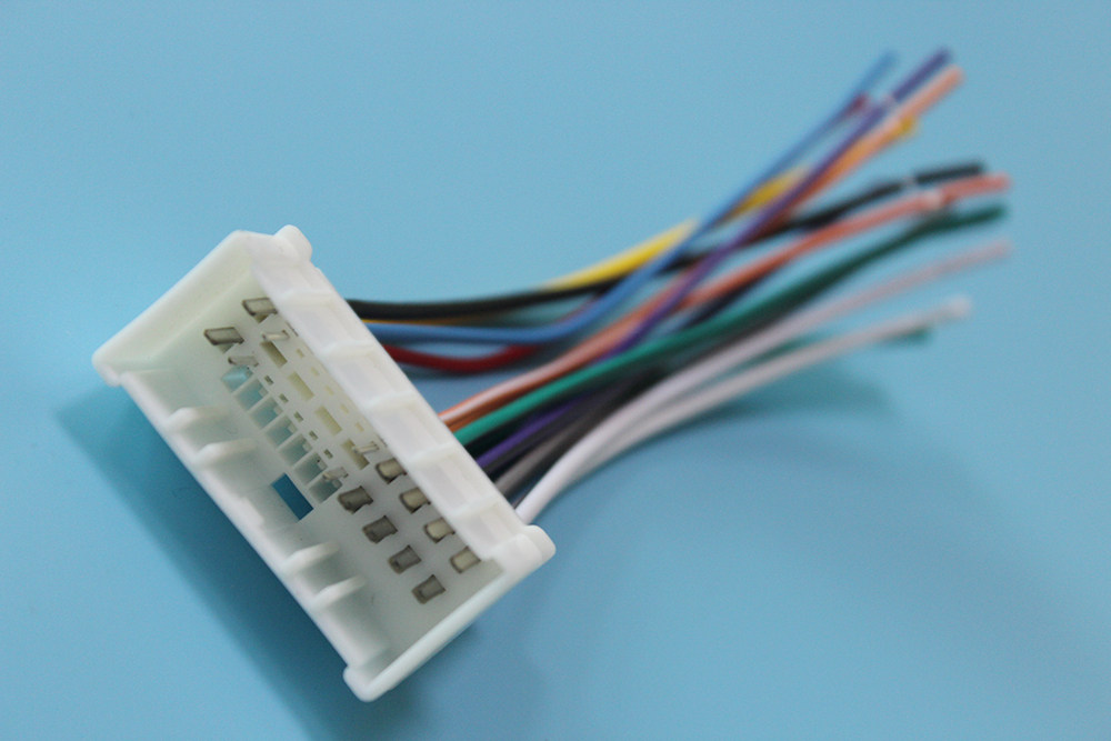 Hyundai Santa Fe new Elantra old Yue dynamic 24P car audio modification cable cut-free cable female plug