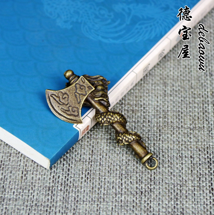 Pure Copper Dragon Head Axe, Solid Copper Dragon Wrapped Small Axe Pendant, Nostalgic Creative Keychain Ornament for Carrying Around Pure Copper Dragon Head Axe, Solid Copper Dragon Wrapped Small Axe Pendant, Nostalgic Creative Keychain Ornament for Carrying Around