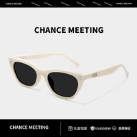 Рисовая белая рама серая черная пленка