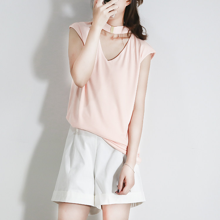 With texture guests for plated hardware carefully designed exquisite V collar pure color minimalist girl's undershirt T-shirt