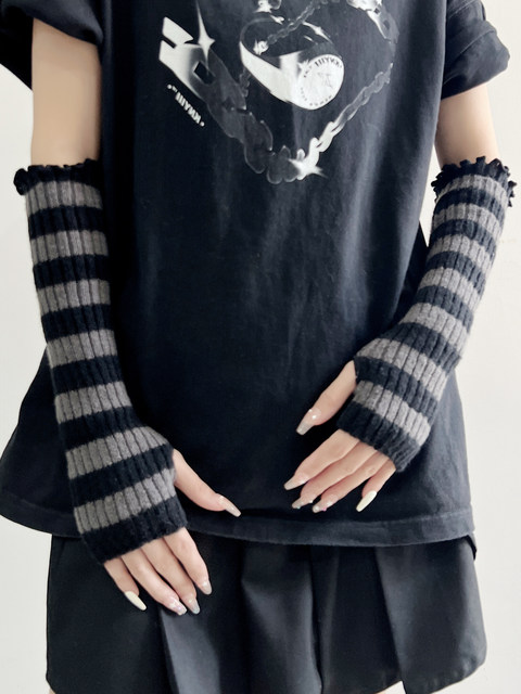 Lolita Striped Knitted Gloves for Women, Autumn and Winter Warm Woolen Arm Warmers, Japanese Style Hot Girl Subculture Arm Sleeves