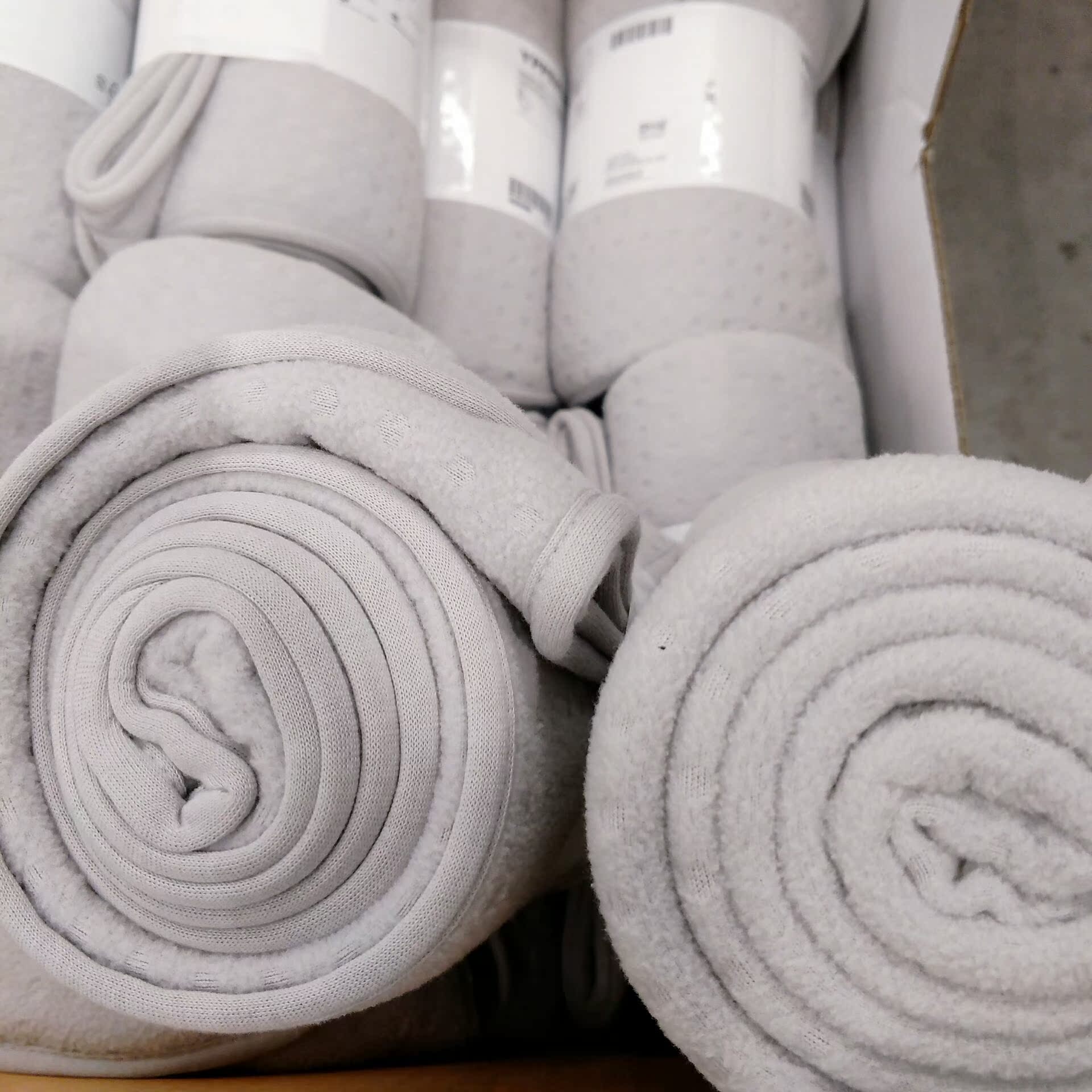 Nam Kinh IKEA IKEA nhà mua Nhất Ba Li giải trí chăn mền thảm chợp mắt ngủ trưa - Ném / Chăn chăn lông tuyết nhung