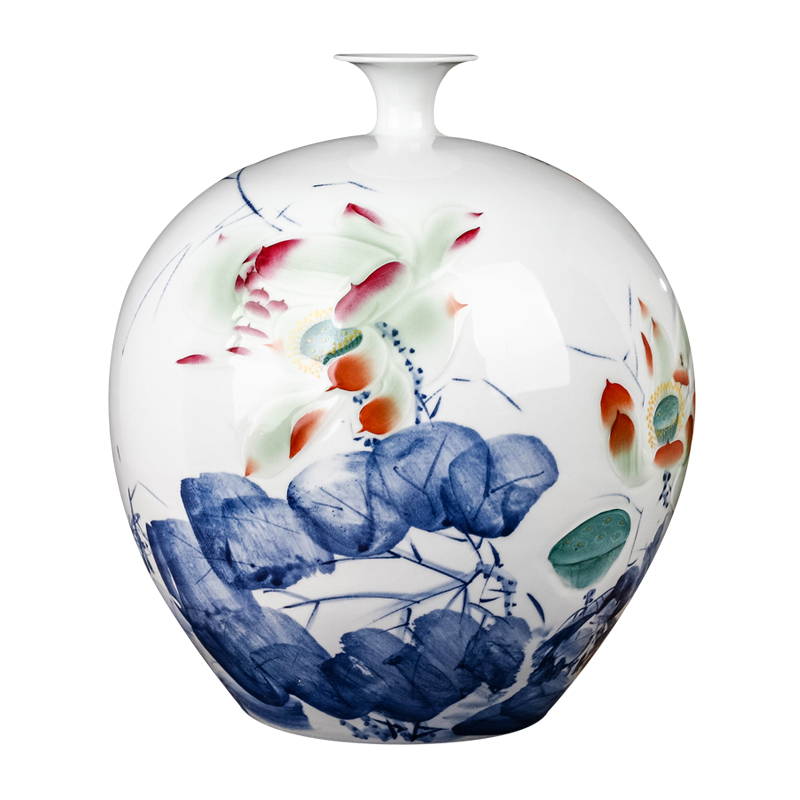 Jingdezhen ceramics by hand draw lotus Chinese blue and white porcelain vase household wine sitting room adornment is placed