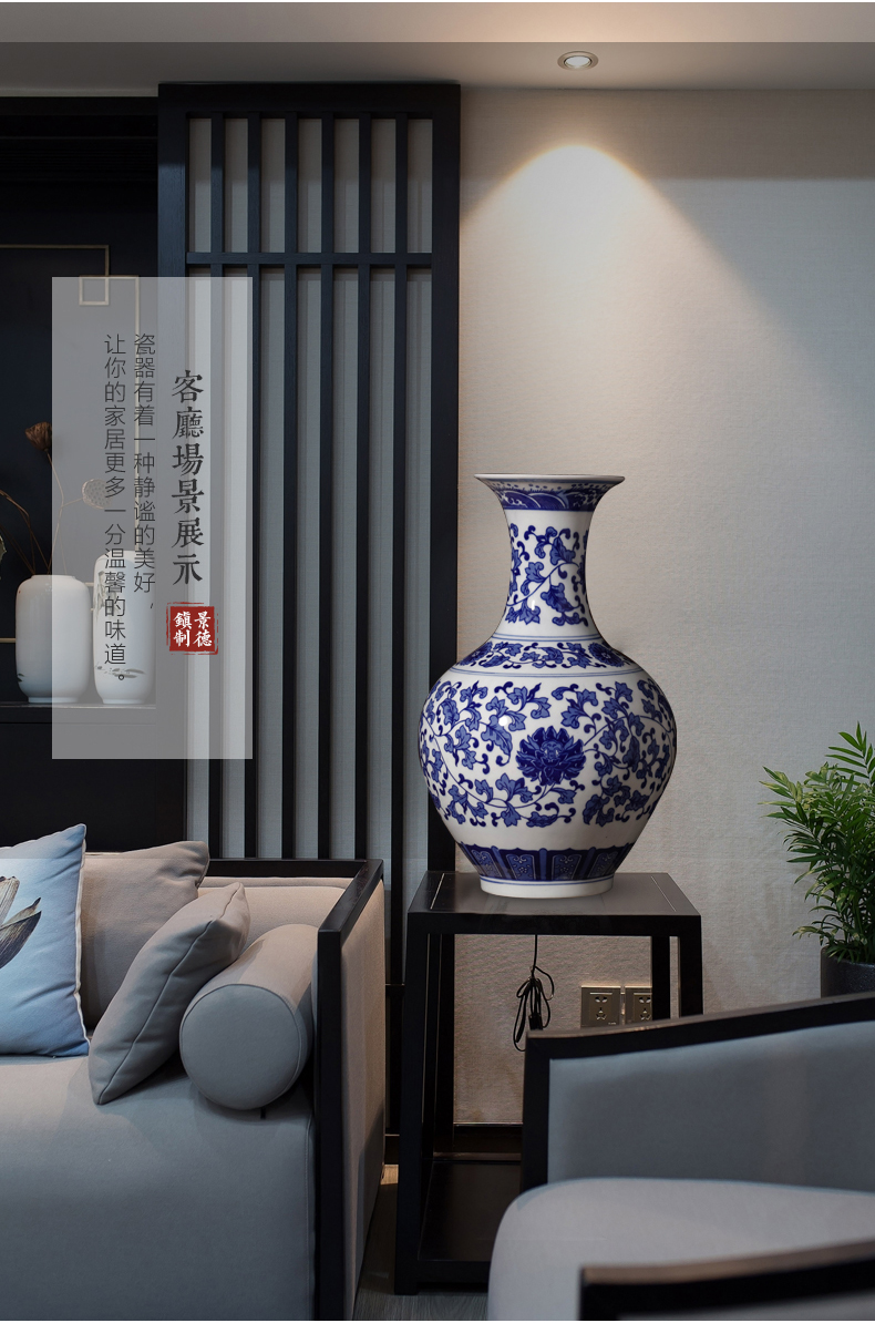 Antique vase of blue and white porcelain of jingdezhen ceramics furnishing articles sitting room TV ark, of Chinese style household adornment arranging flowers