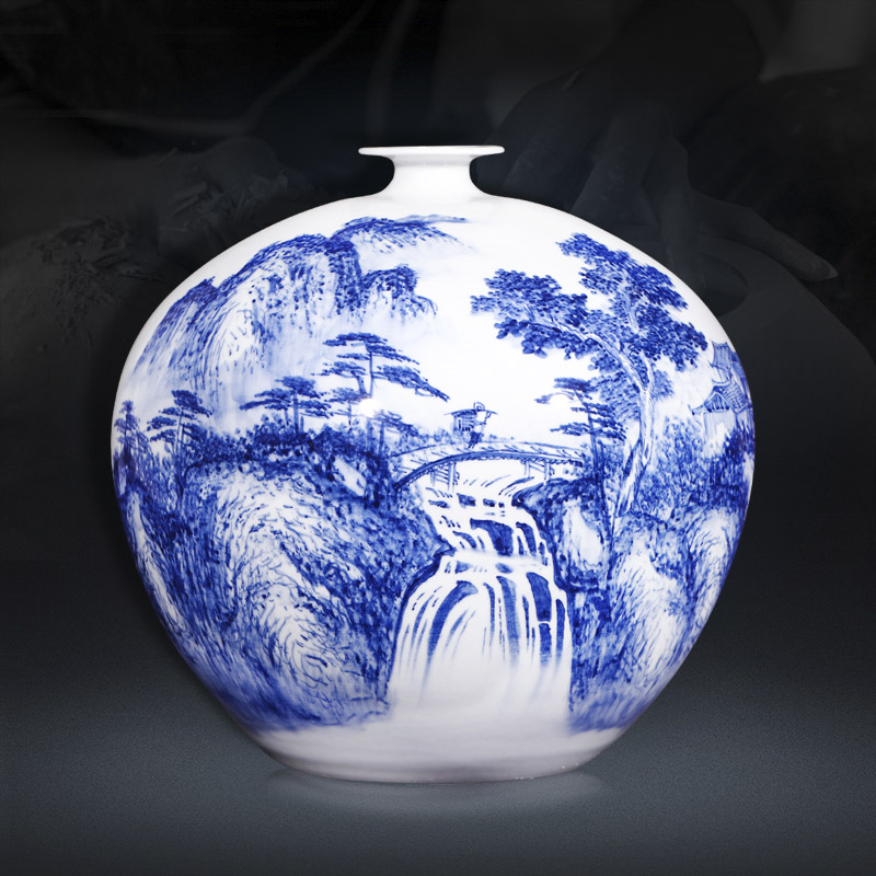 Jingdezhen ceramics hand - made antique Chinese blue and white porcelain vases, flower arrangement sitting room pomegranate bottles of rich ancient frame furnishing articles