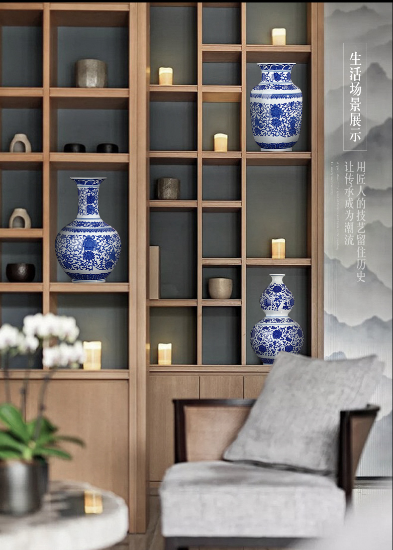 Jingdezhen ceramics antique flower arranging Chinese style household adornment blue and white porcelain vase is placed in the sitting room porch handicraft