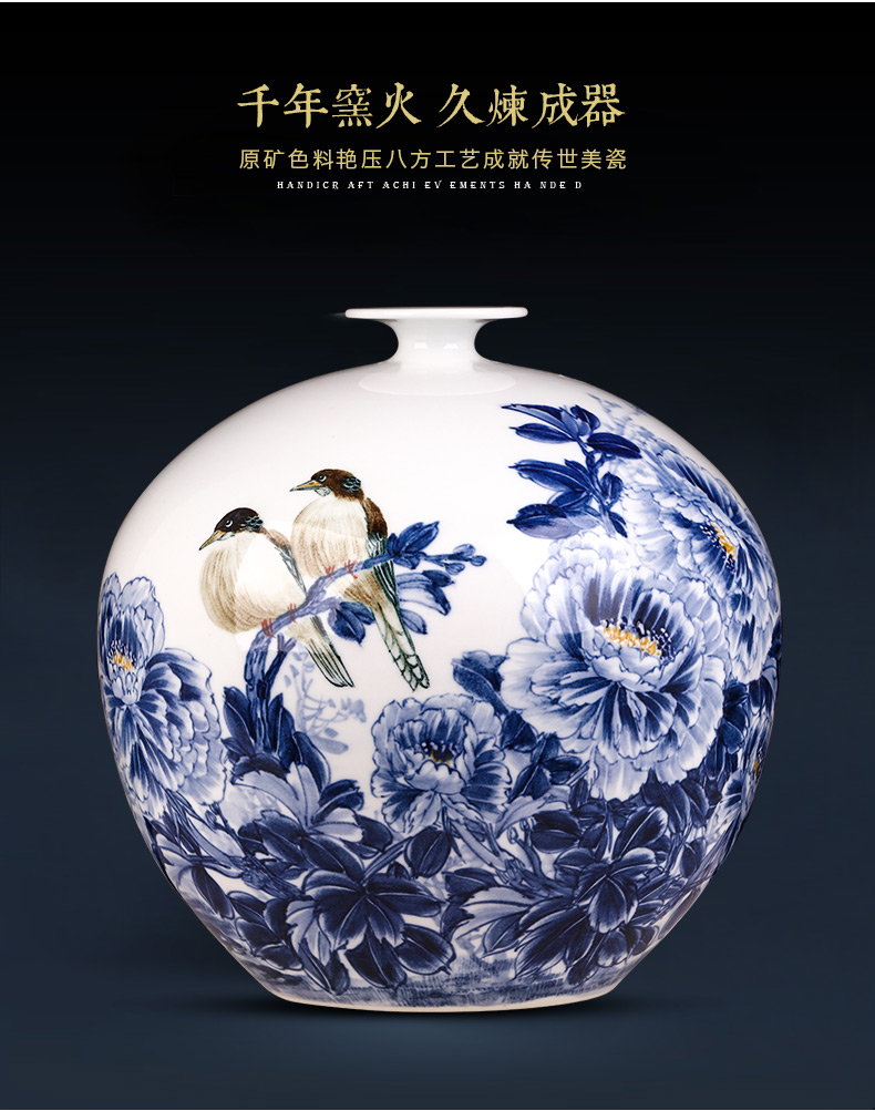 Jingdezhen ceramics masters hand draw large Chinese blue and white porcelain vase flower arranging home decoration furnishing articles sitting room